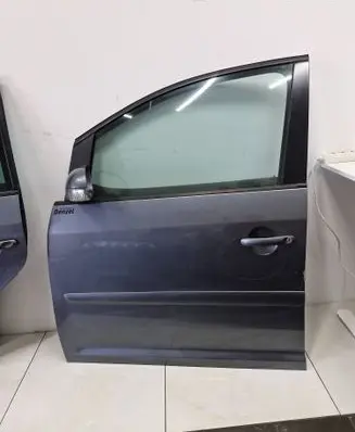 Volkswagen Touran I Front door