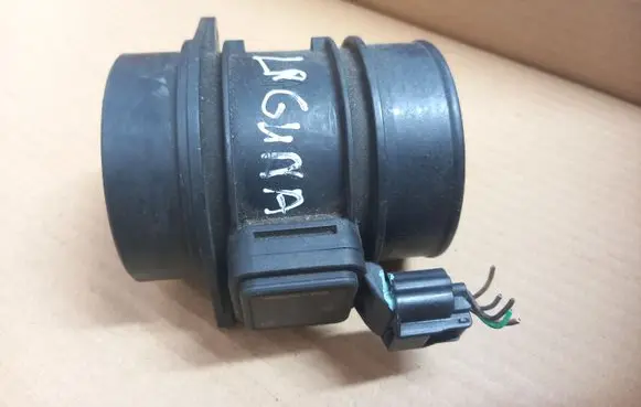 Renault Laguna III Mass air flow meter 8200280065 5WK97005