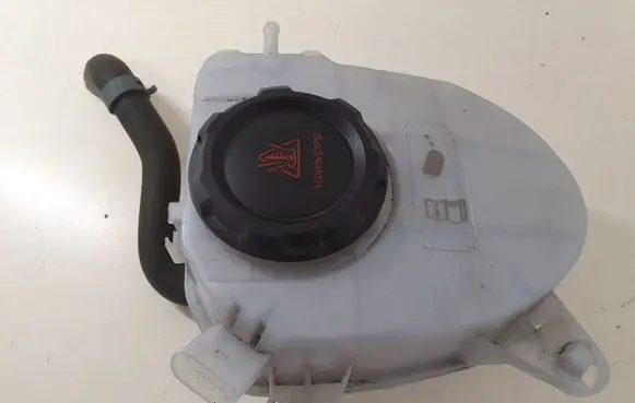 Audi Q2 - Coolant expansion tank/reservoir 5WA121407F