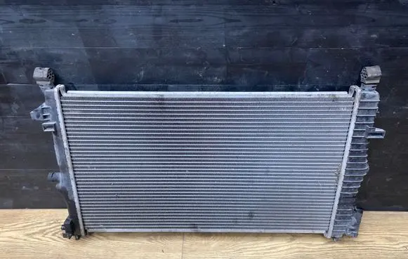 Opel Insignia A Coolant radiator 630716 220224 2022W17