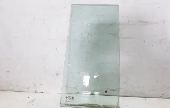 Hyundai Galloper Rear vent window glass 