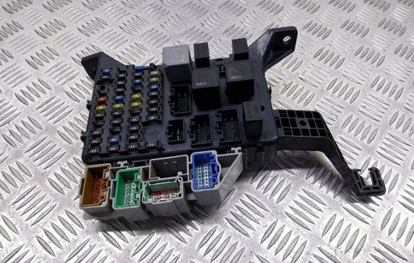 Ford Mondeo Mk III High voltage junction box 1S7T14A073AE
