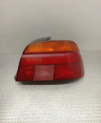 BMW 5 E39 Rear/tail lights 8358032 2VP00724002