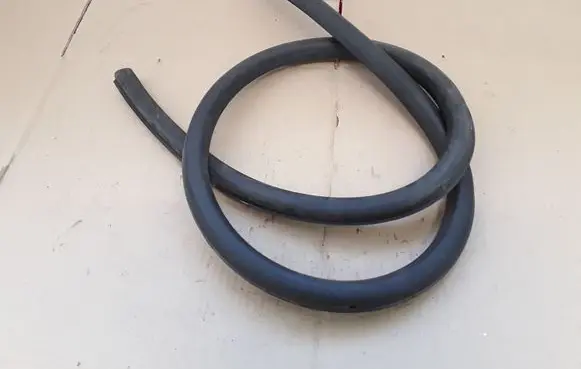 Audi A5 8T 8F Front door rubber seal 8T0831707D