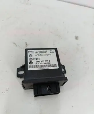 Volkswagen PASSAT B7 Light module LCM 5M0907357E 5WK50281