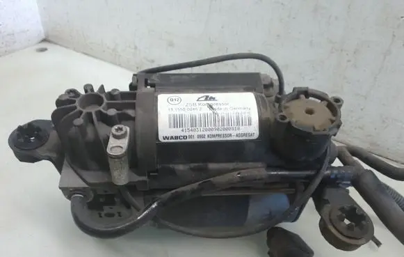 Audi A8 S8 D3 4E Air suspension compressor/pump 1515500462