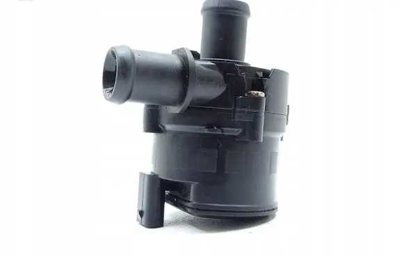 Volkswagen Golf VII Water pump 5G0965567A
