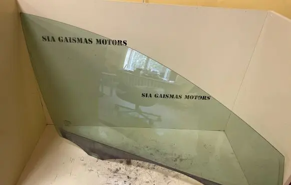 Volvo V50 Front door window glass four-door 43R001105 E000186 DOT57M20AS2