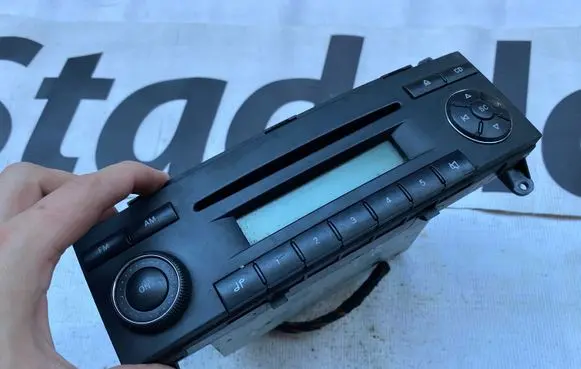 Mercedes-Benz Sprinter W906 Radio/CD/DVD/GPS head unit A9068200886 9068200886