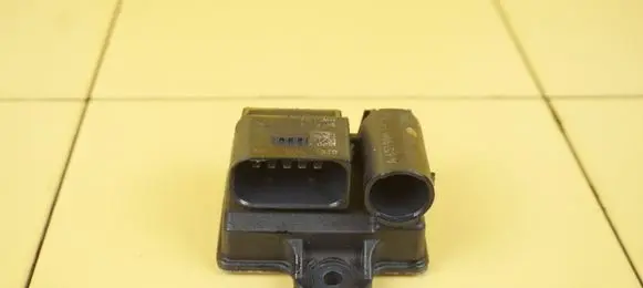 Mercedes-Benz C W204 Glow plug pre-heat relay A6519005502 651911
