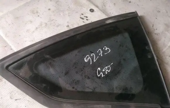 Citroen C4 I Rear side window as2