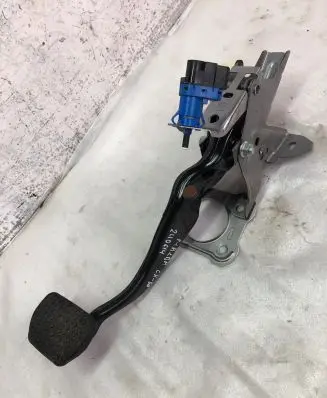 Mazda CX-30 Brake pedal Dfr719720
