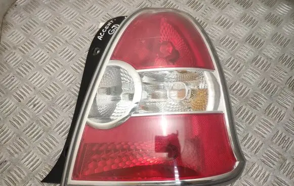 Hyundai Accent Rear/tail lights 924021E2