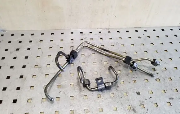 Mazda 3 II Fuel line pipe
