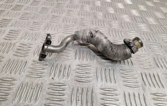 Coolant pipe/hose