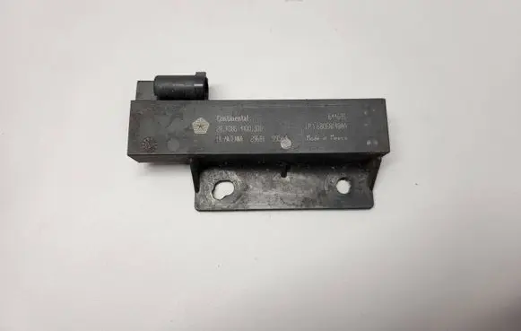 Dodge Challenger Aerial antenna amplifier 68068148aa