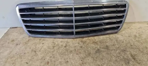 Mercedes-Benz E W210 Front grill 2108800683