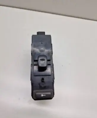 Volvo V70 Electric window control switch 8682950 MP125200125