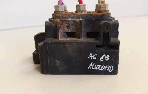 Audi A6 Allroad C6 Air suspension valve block 4F0616013
