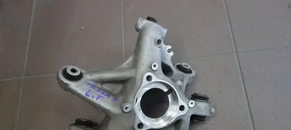 Tesla Model 3 Rear wheel hub spindle/knuckle 104441100G