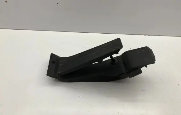 BMW 7 E65 E66 Accelerator throttle pedal 6759723
