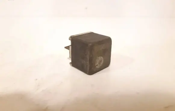 Audi A6 S6 C5 4B Other relay 431951253A