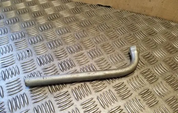 Volkswagen PASSAT B8 Wheel nut wrench 4D0012219A