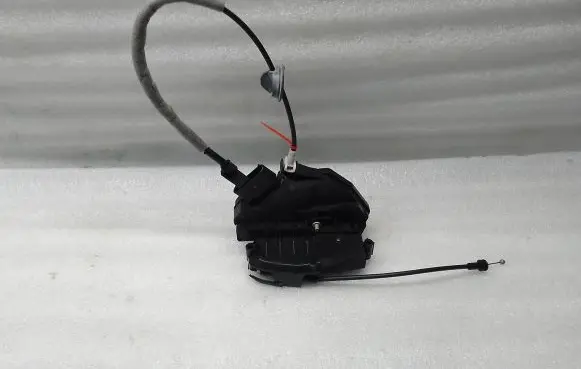 Volvo V60 Front door lock 31301943 A046465 03414162122