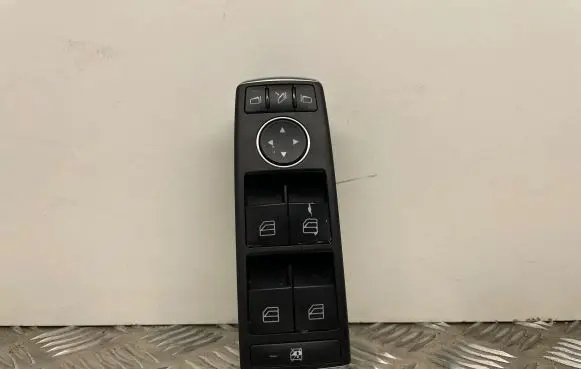 Mercedes-Benz C W204 Electric window control switch A2049055402