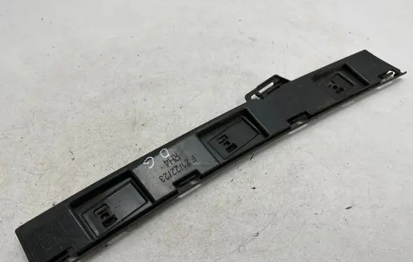 BMW 2 F22 F23 Sill supporting ledge 7268078