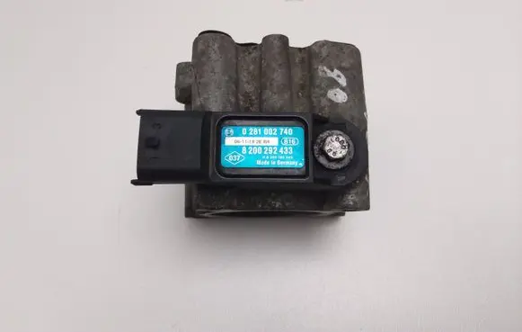 Nissan X-Trail T31 Mass air flow meter 8200598021A 0281002740