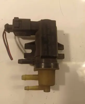 Volkswagen Touran I Turbo solenoid valve 1K0906627A 08T193 70086800