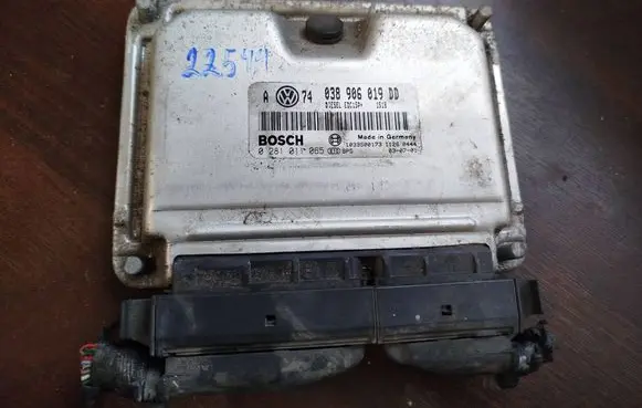 Audi A6 S6 C6 4F Engine control unit/module 038906019dd