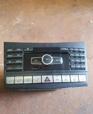 Mercedes-Benz E W212 Radio/CD/DVD/GPS head unit A2129007325
