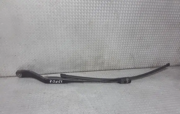 Volvo S40 Windshield/front glass wiper blade 30699997