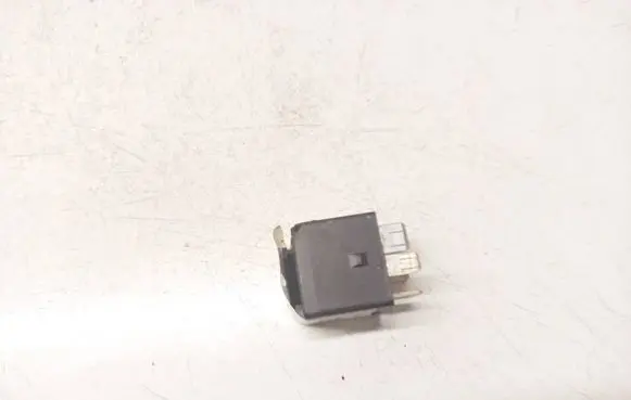 BMW 5 E60 E61 Other relay 61366901469 V23136J6X48