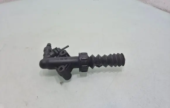 Citroen C4 I Clutch slave cylinder 