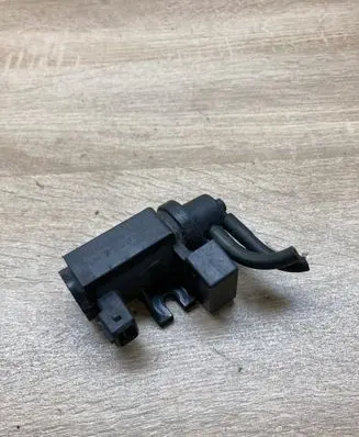 BMW 5 E60 E61 Vacuum valve 7796634