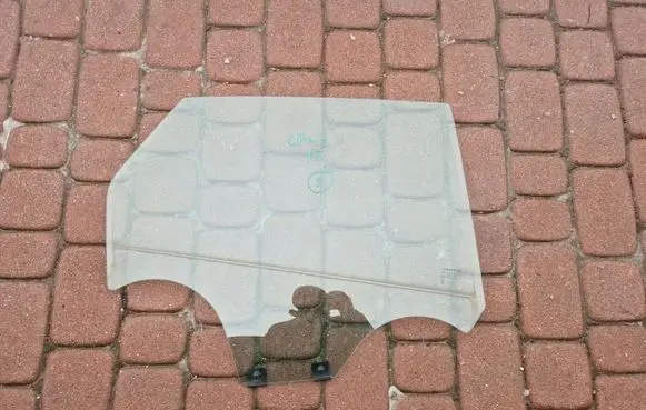 Renault Captur II Rear windscreen/windshield window 