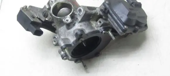 Land Rover Discovery Sport Electric throttle body valve G4D3-5H273-BB