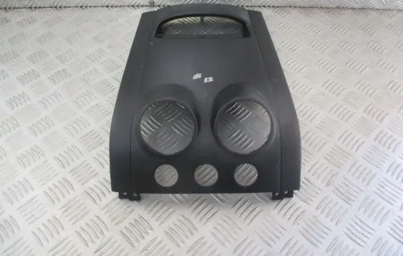 Chevrolet Aveo Radio/GPS head unit trim 