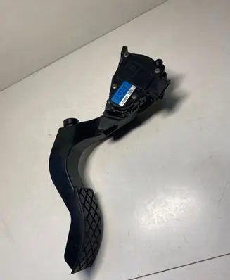 Volkswagen PASSAT B5.5 Accelerator throttle pedal 8D1723523M 6PV00857600