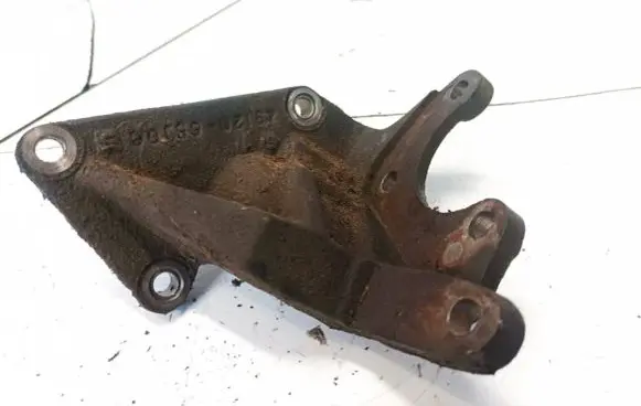 Suzuki Grand Vitara II Engine mounting bracket 4912065j00 49120-65j00