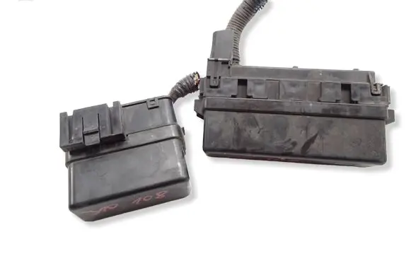 Nissan Qashqai Relay mounting block 462N