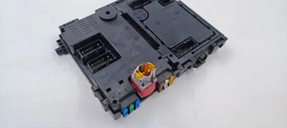 Citroen C3 Fuse module 63906658000