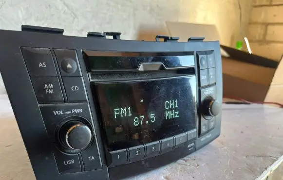 Suzuki Swift II Radio/CD/DVD/GPS head unit 3910171L10 3910171L1