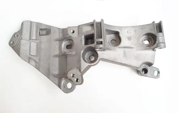 Nissan Qashqai Engine mounting bracket 8200669494