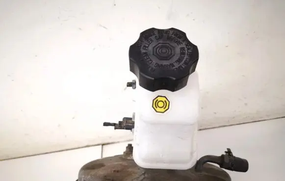 Hyundai ix 55 Brake fluid reservoir 