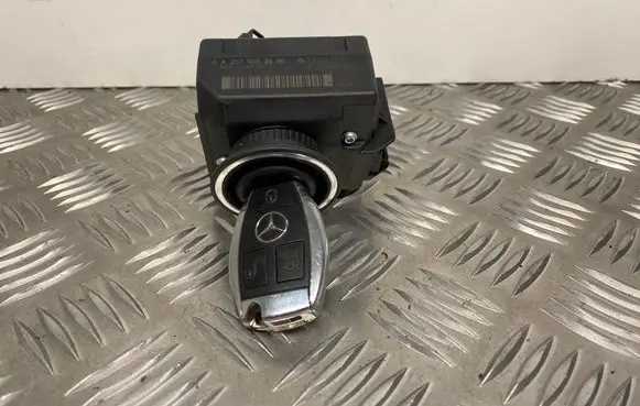 Mercedes-Benz C W204 Ignition lock A2079052600