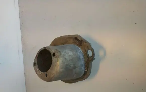 Volvo V70 Front shock absorber mounting bracket 